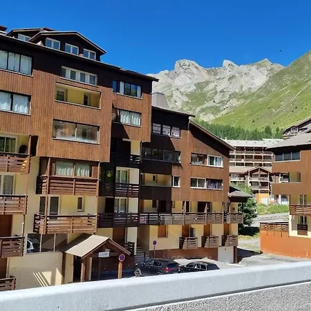 Centre De Station Avec Parking Allos